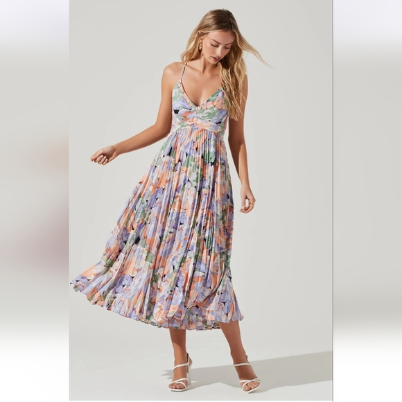 Dresses & Skirts - Astr The Label Blythe Floral Maxi Dress
